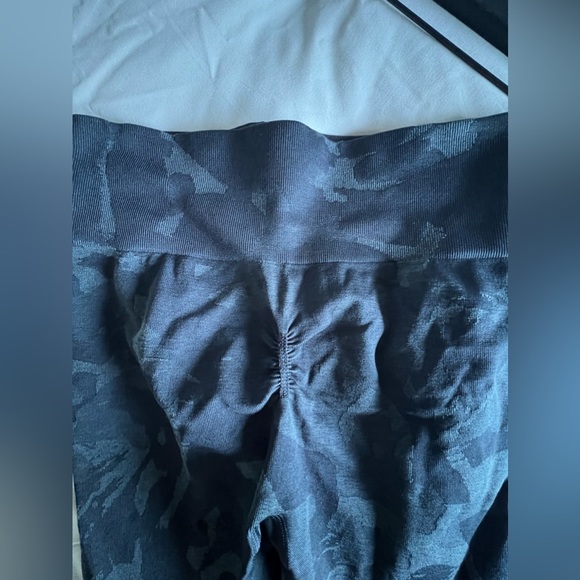 Gymshark Adapt Camo Seamless Leggings - Picture 7 of 8